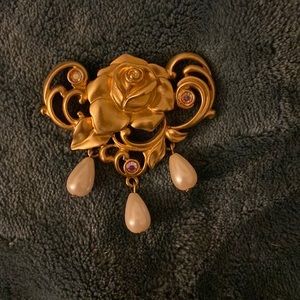 Vintage gold rose pin with pearls